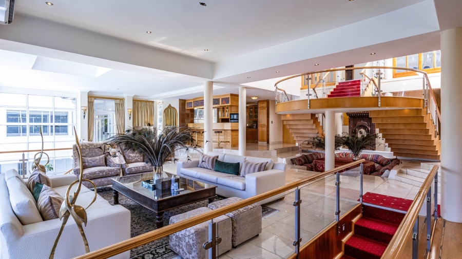 7 Bedroom Property for Sale in Constantia Western Cape